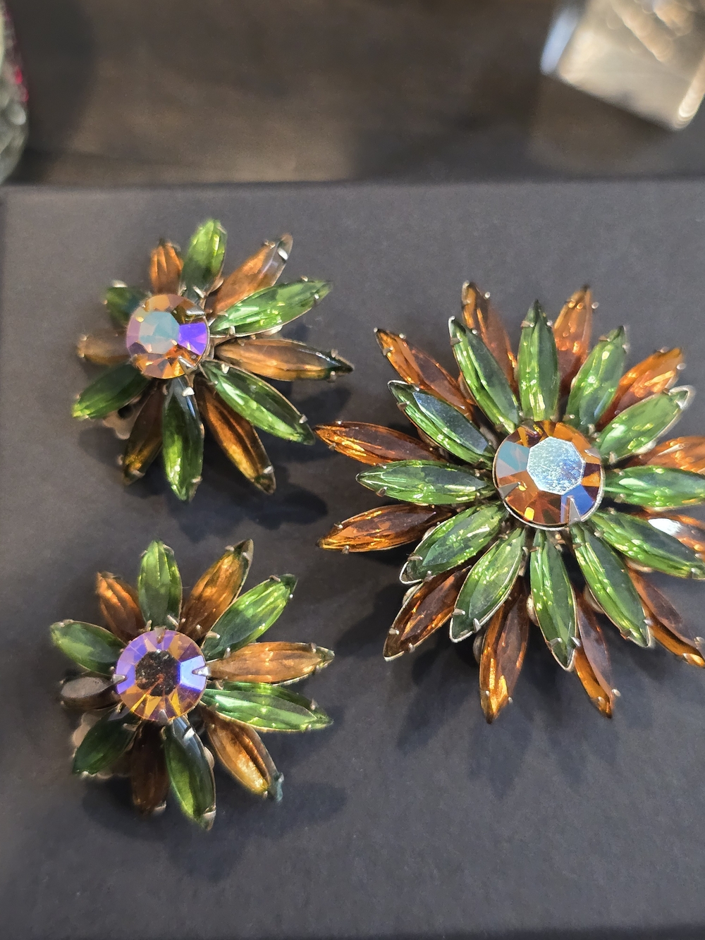 Vintage 1950s Regency Style Green Topaz Rhinestone Brooch And Earrings Set